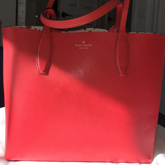 kate spade Handbags - Kate Spade Vibrant Red Tote